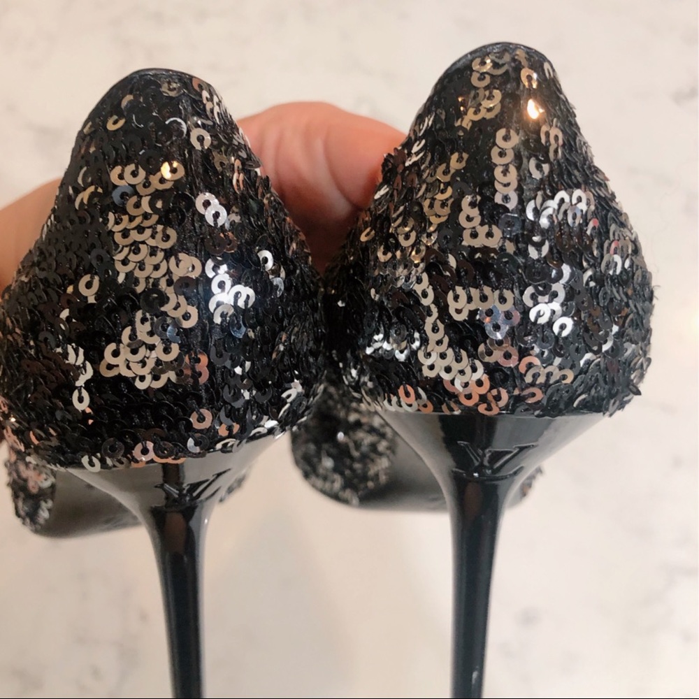 LOUIS VUITTON Liza Sequin Black & Silver Pointy Toe Pumps Noir SZ 37 - Picture 8 of 17
